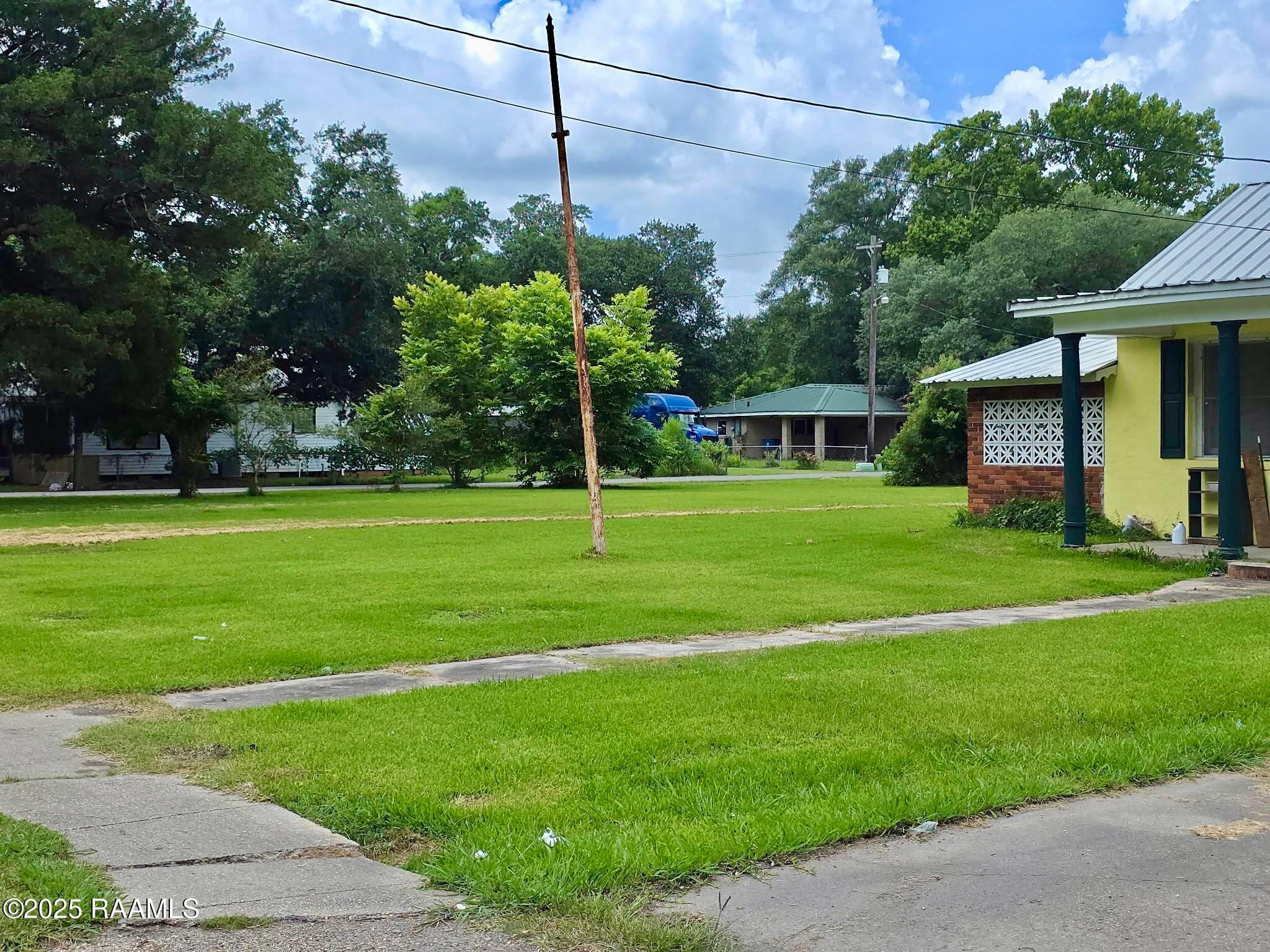 1523 N Main - Outdoor - Side (3)