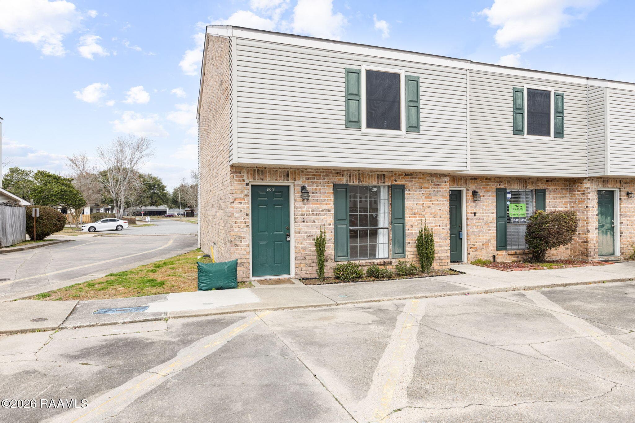 2-web-or-mls-100 Winchester Dr 309-2