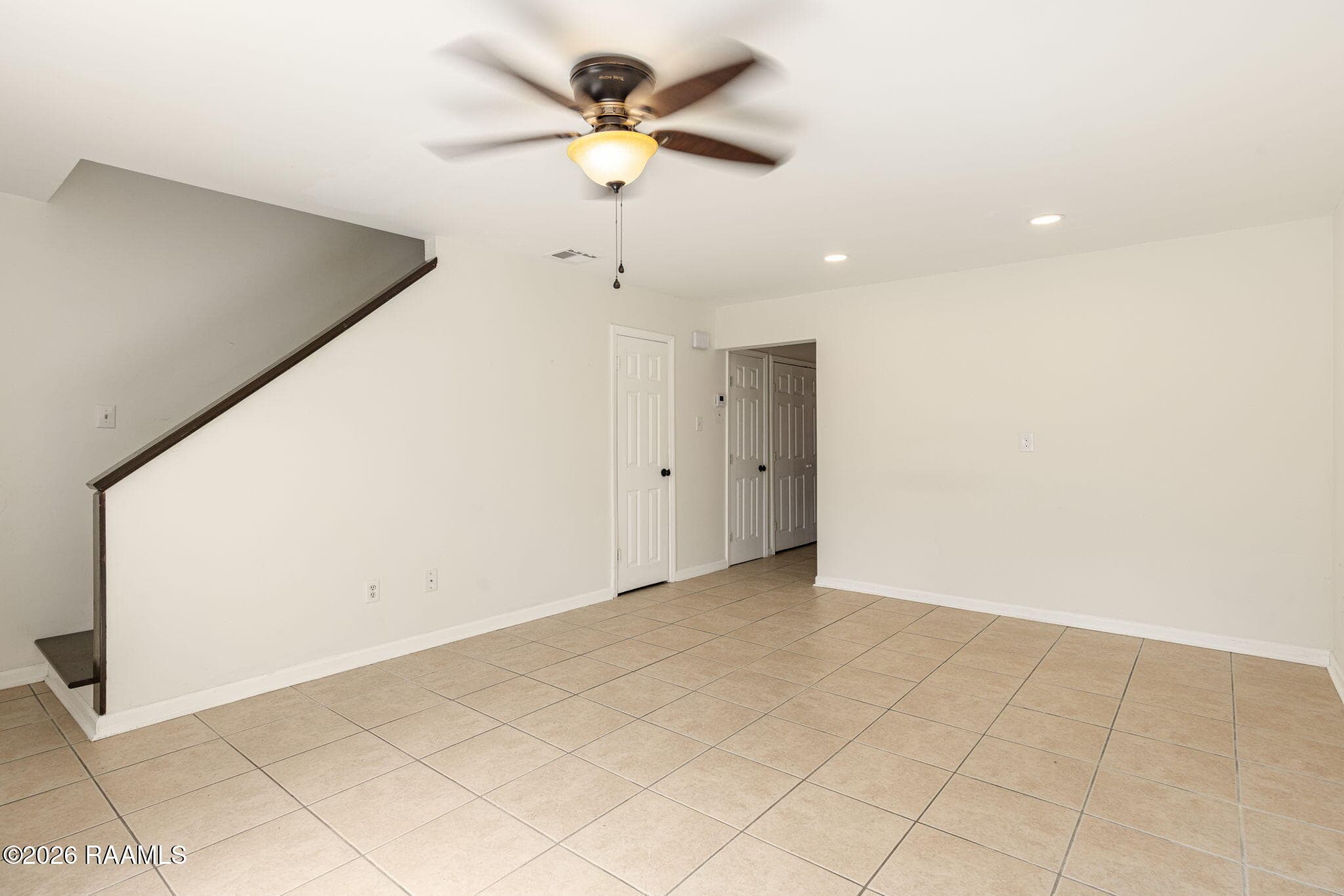 4-web-or-mls-100 Winchester Dr 309-4