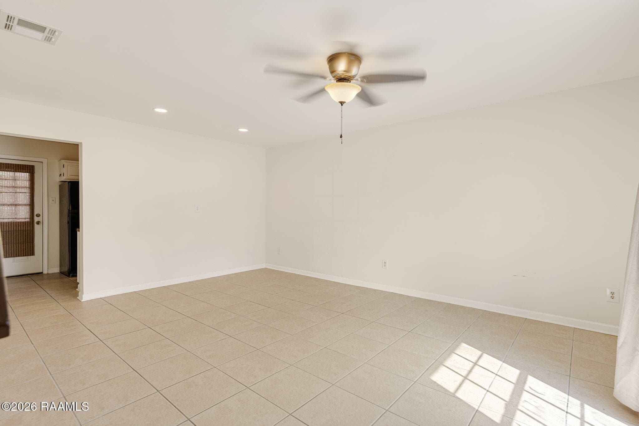 5-web-or-mls-100 Winchester Dr 309-5