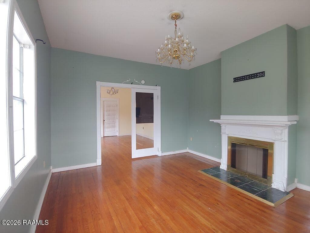 4 Living Room