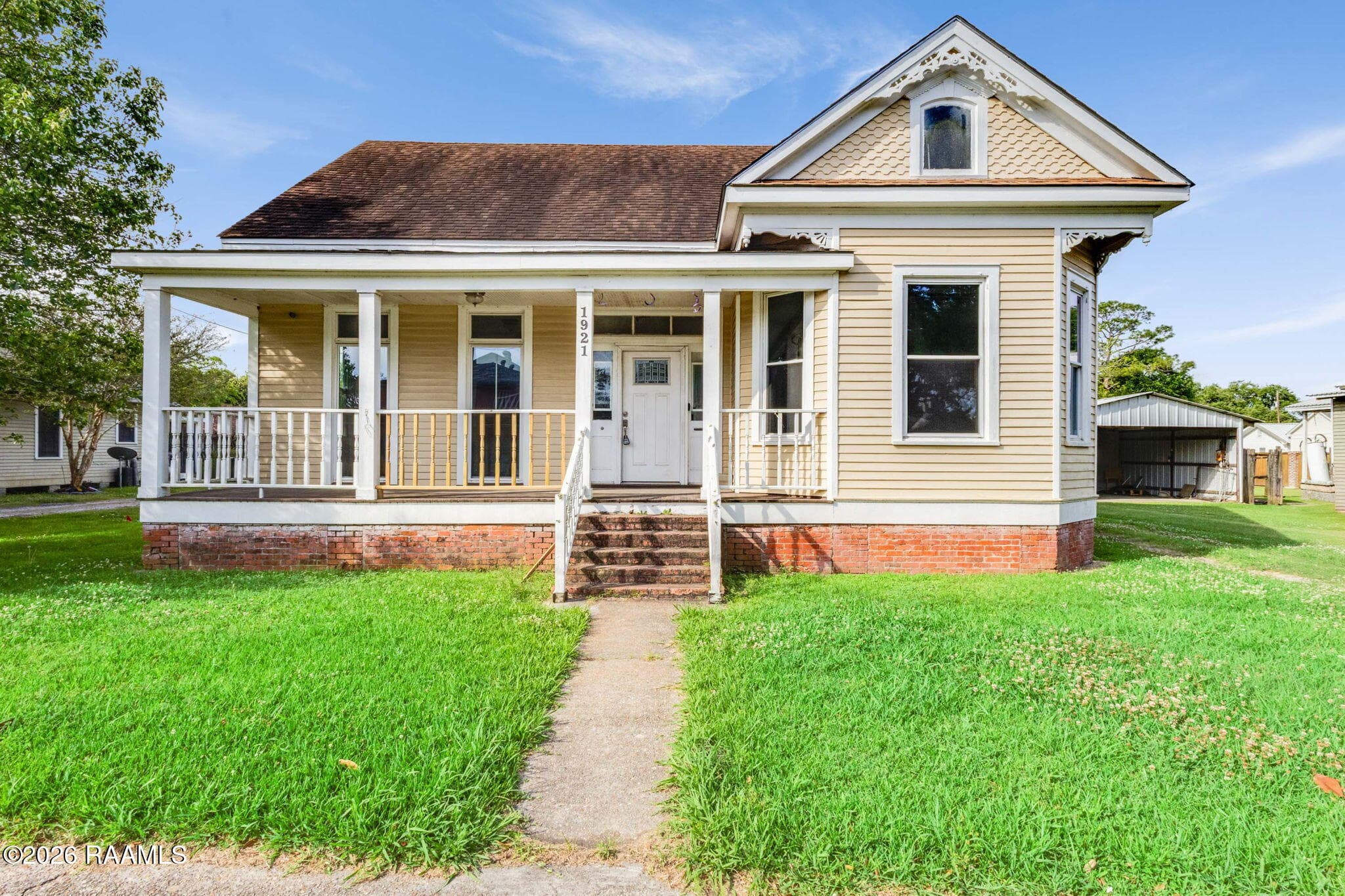 1-web-or-mls-1921 Main St-15