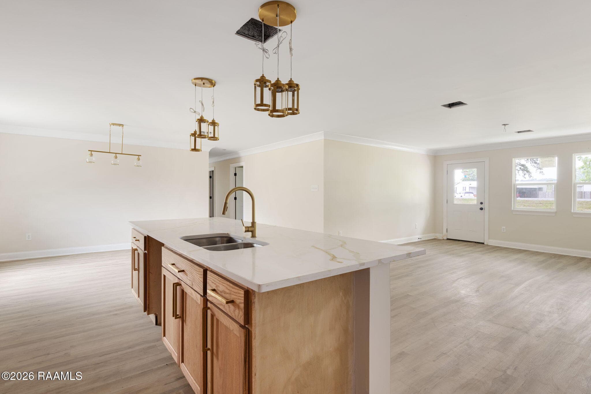 4-web-or-mls-1401 S Fieldspan Rd-4