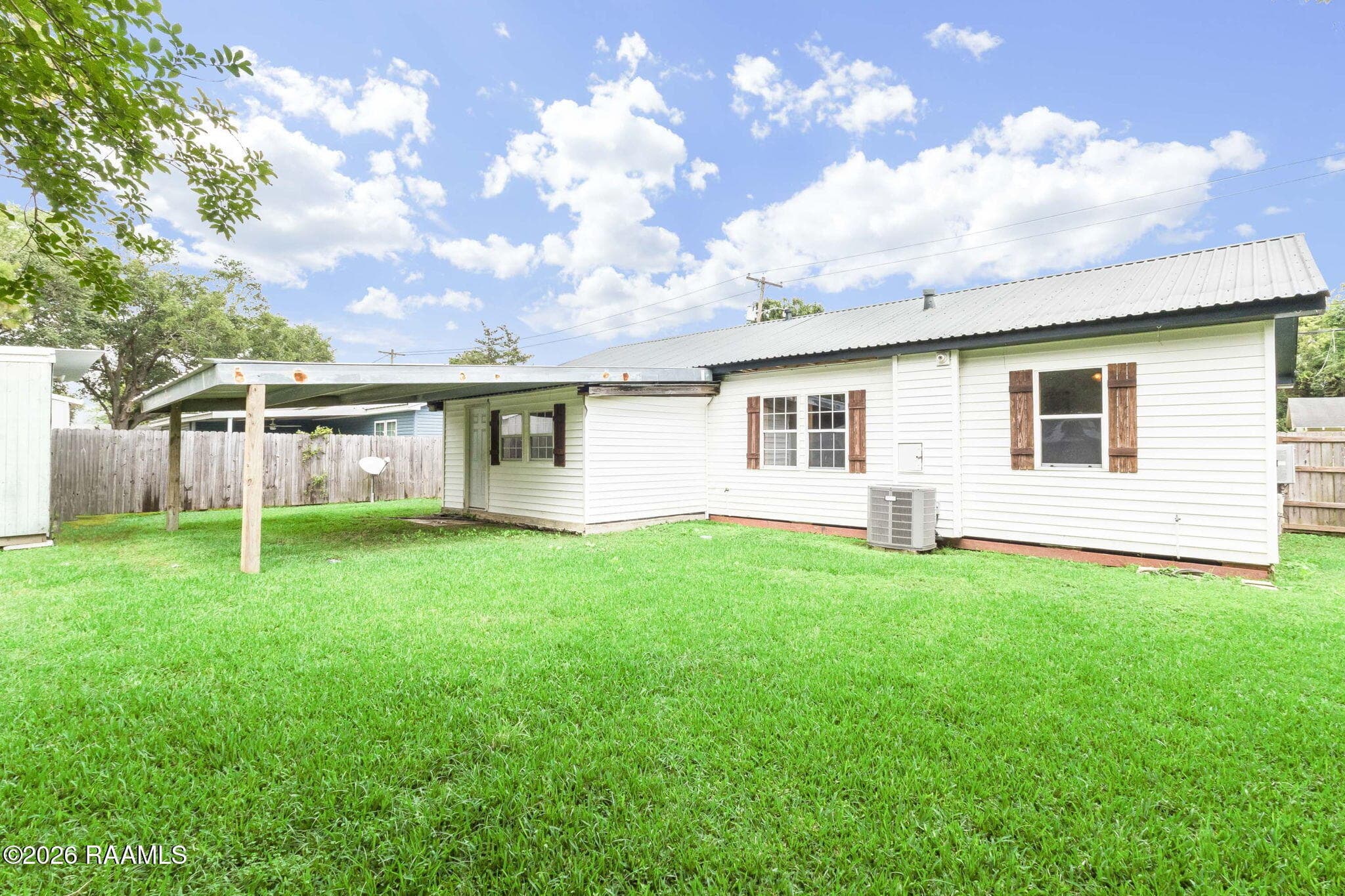 2-web-or-mls-407 Donald-16