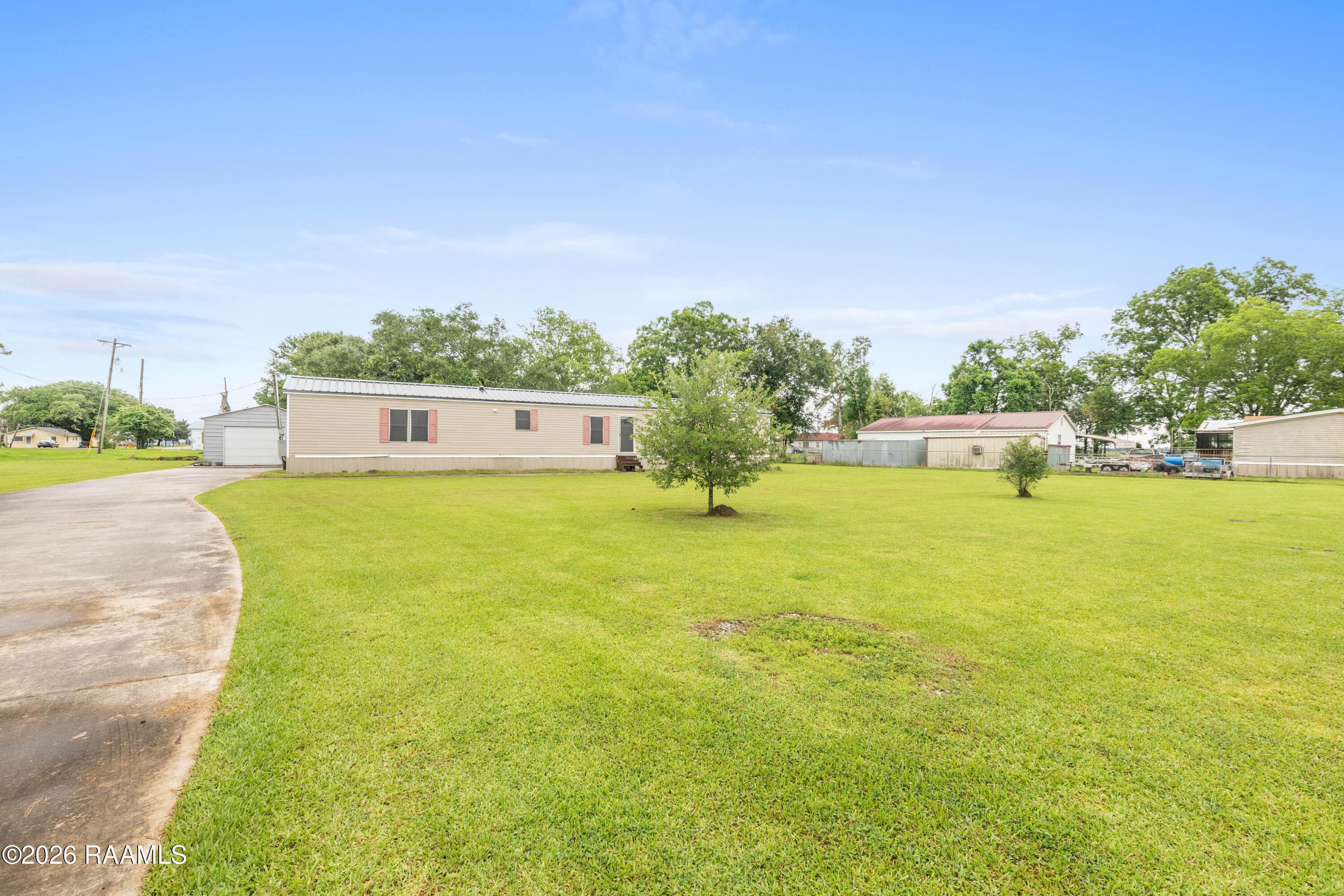 1010RobertDr-1