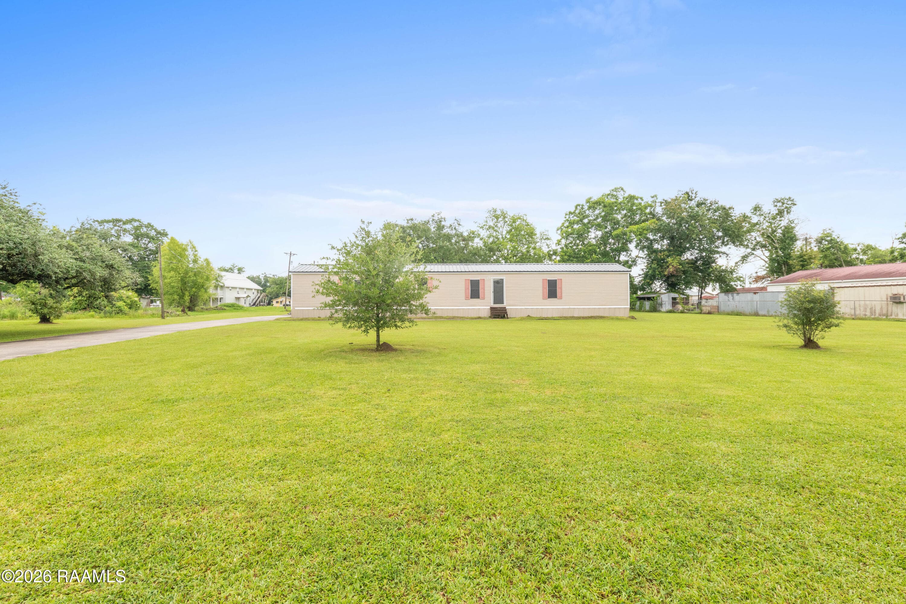 1010RobertDr-2