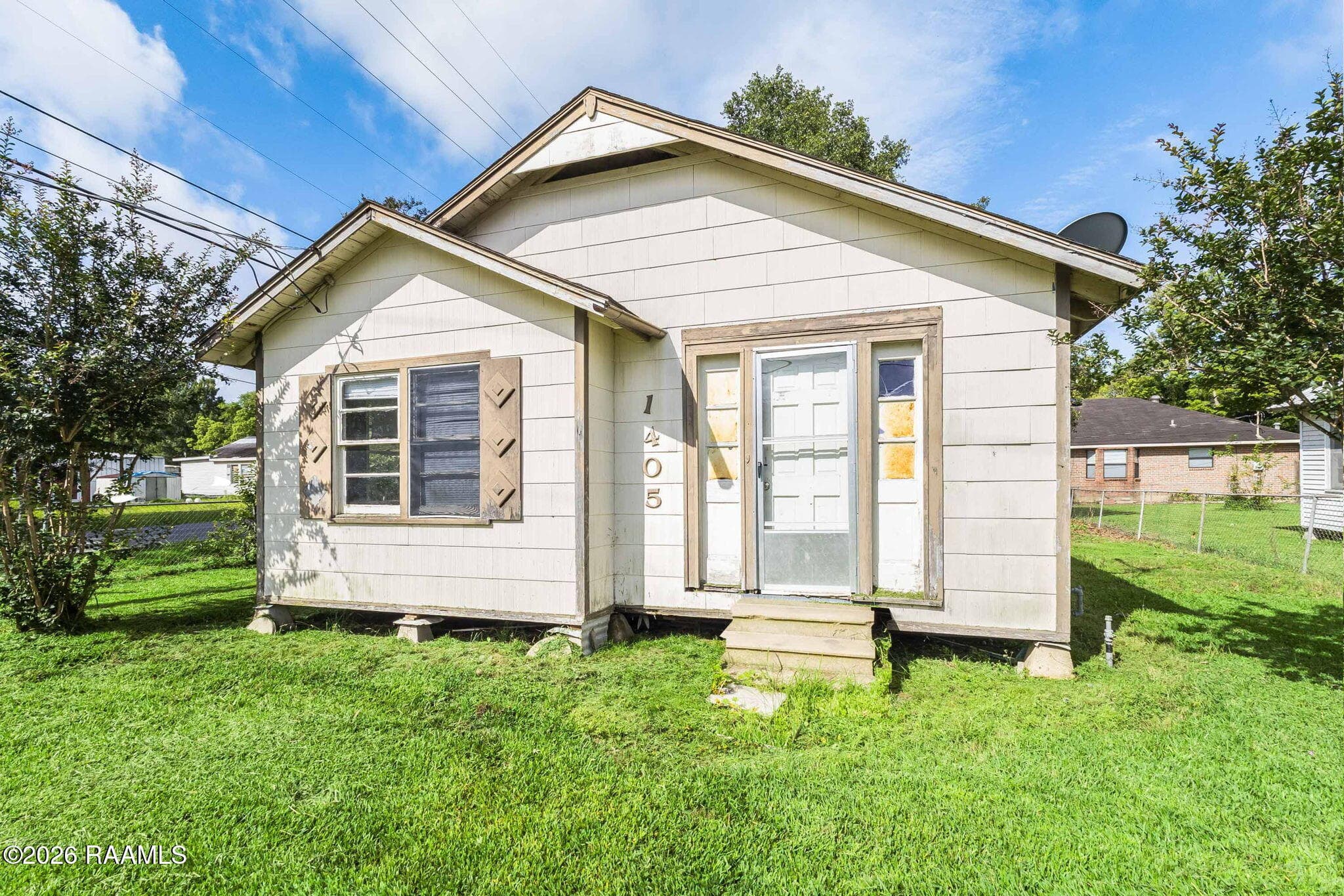 1-web-or-mls-1405 N Ave I-13