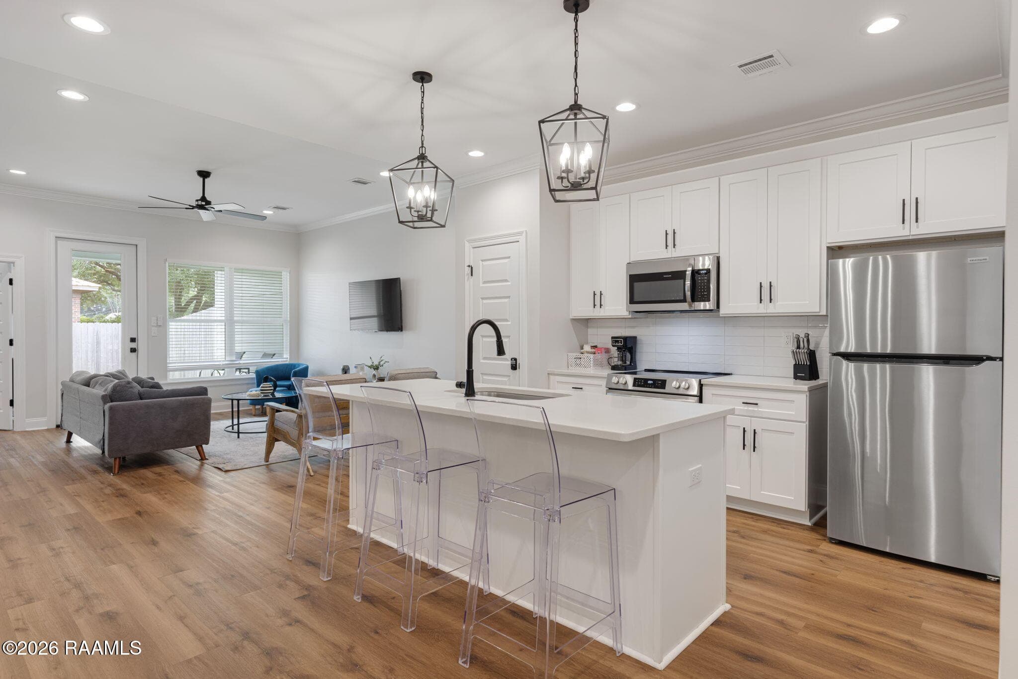 4-web-or-mls-300 Ave B Unit B-4