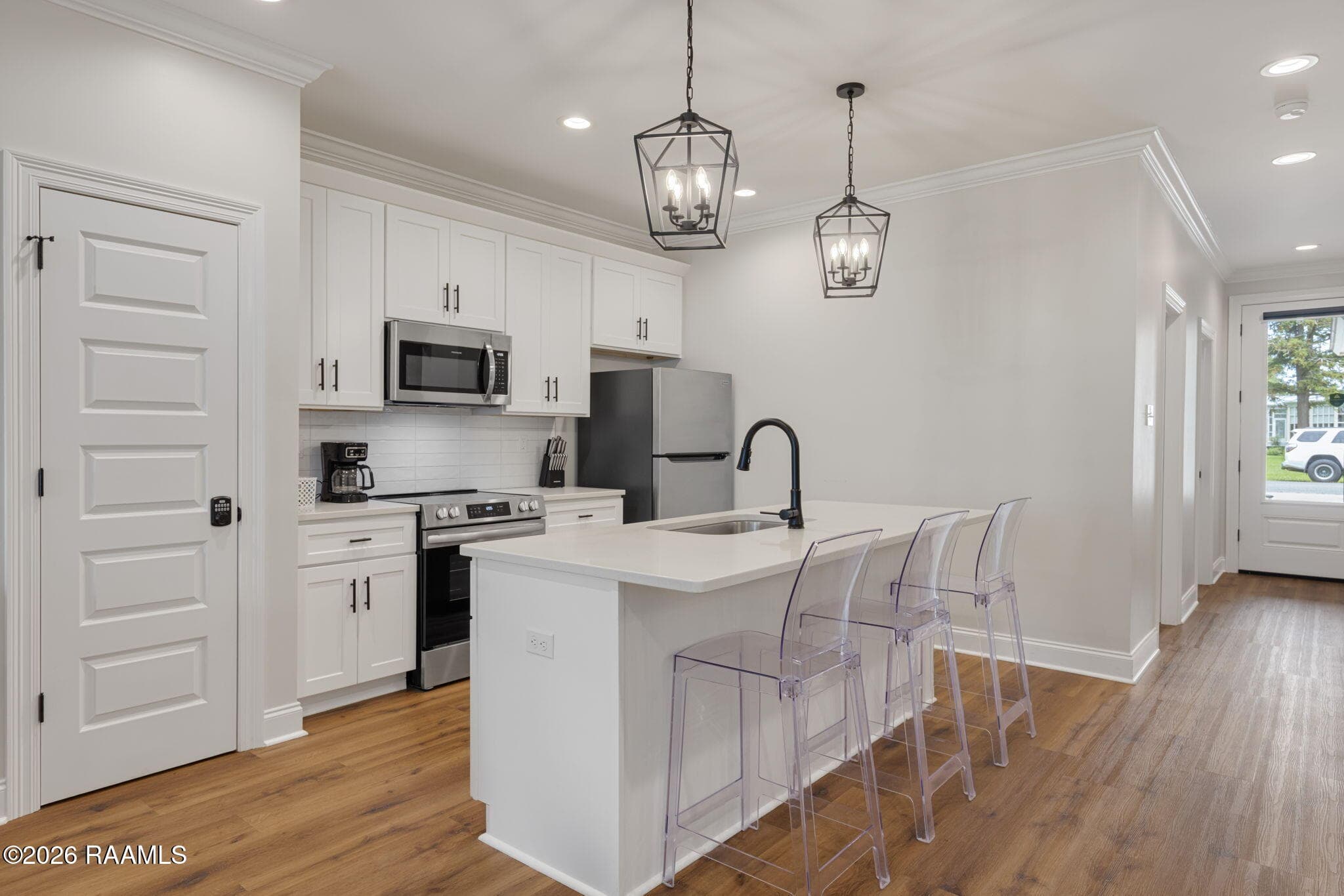 5-web-or-mls-300 Ave B Unit B-5
