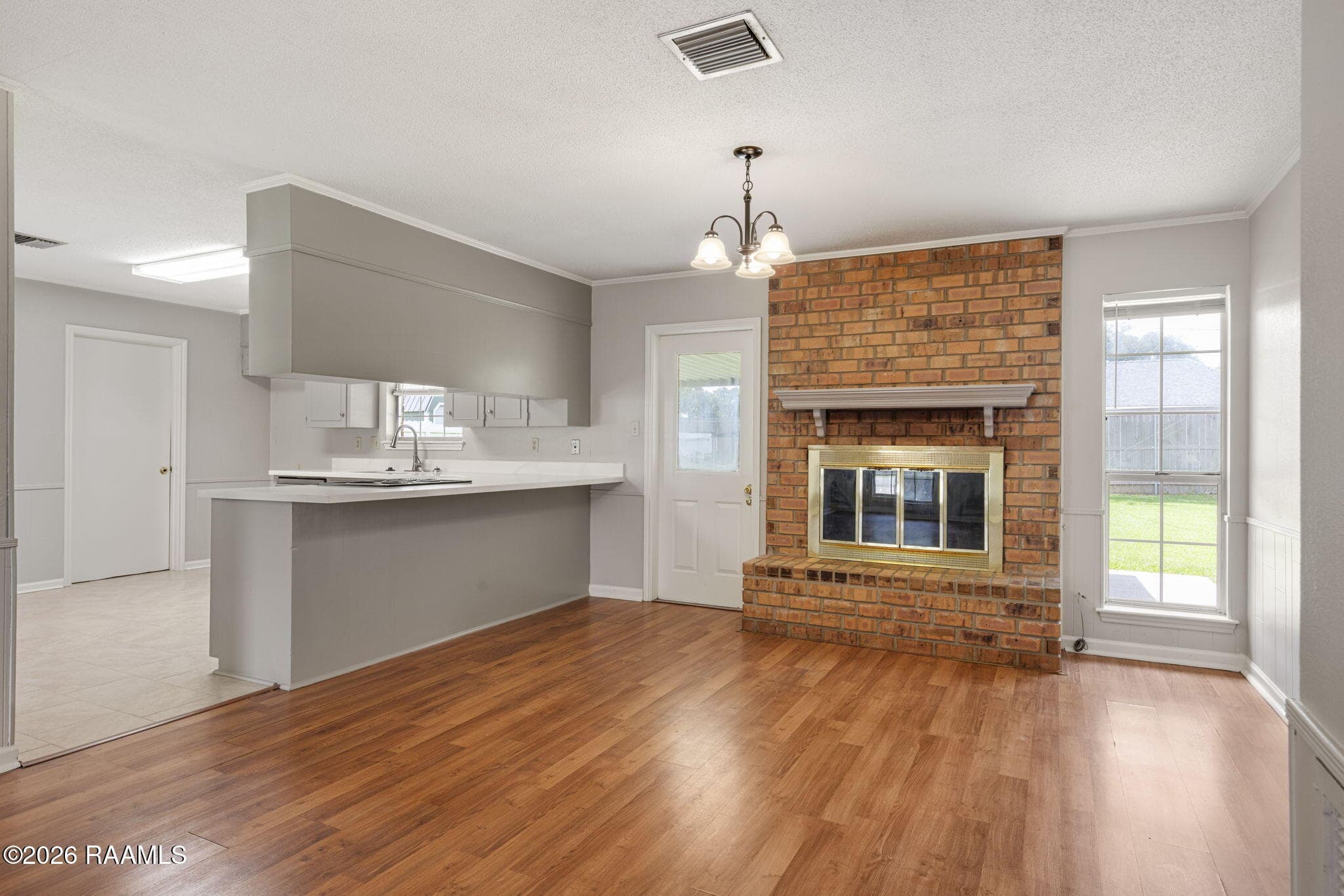 5-web-or-mls-205 Broad Ave-5
