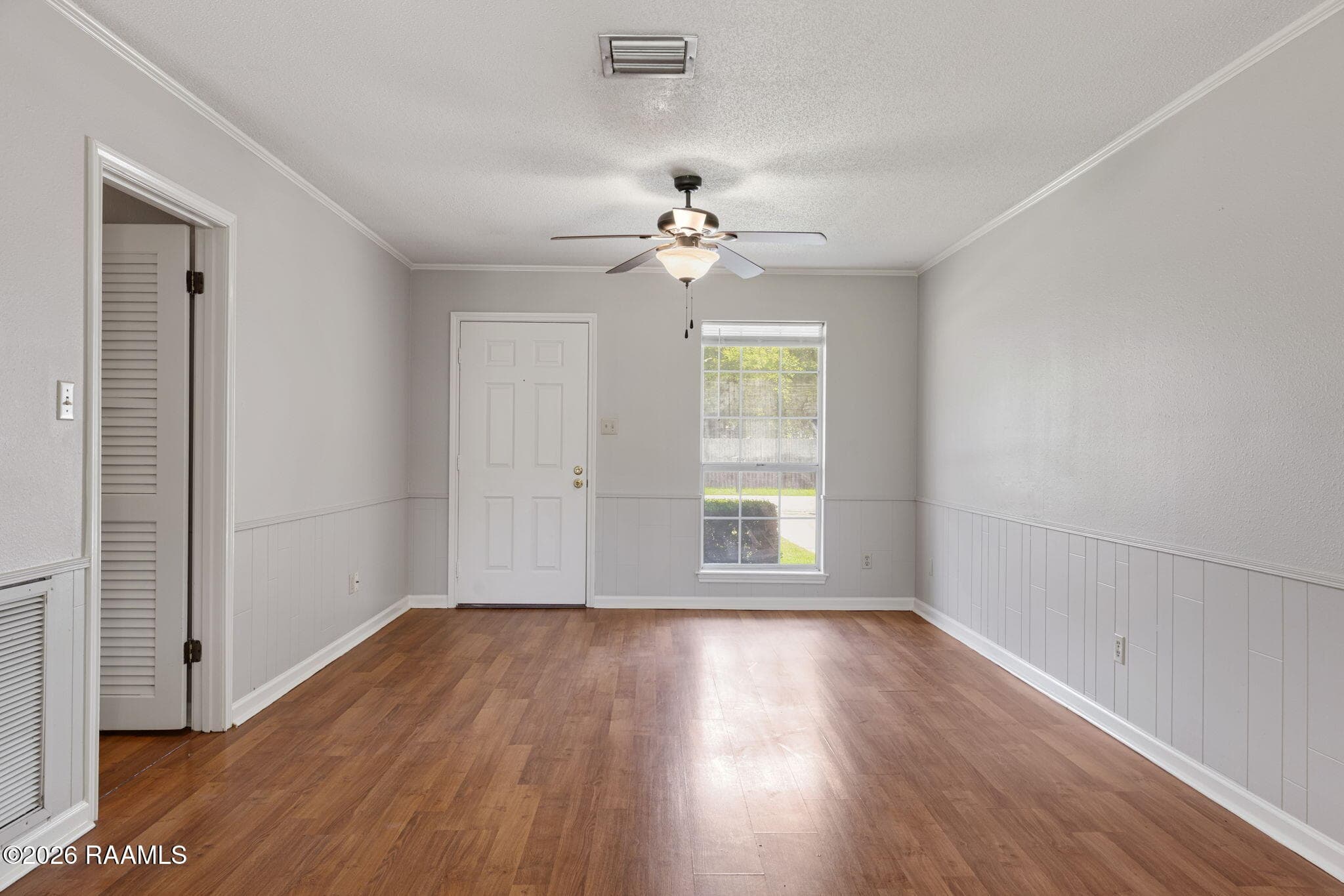 4-web-or-mls-205 Broad Ave-4