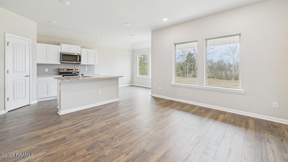 210 Crest Cove Drive, Maurice, LA
