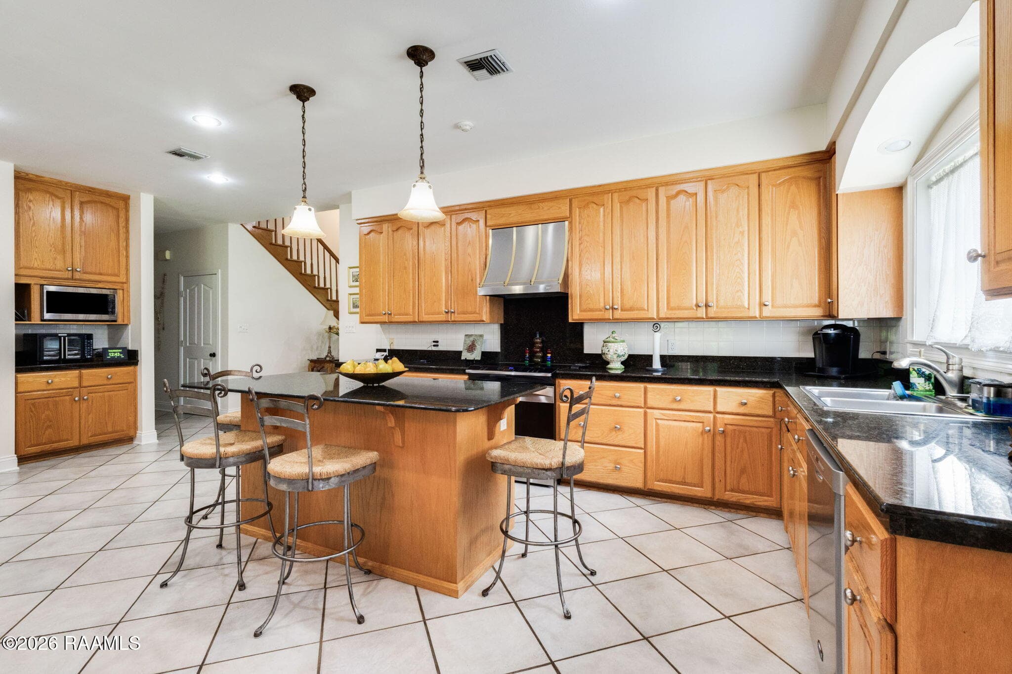 8-web-or-mls-129 Shaw-2