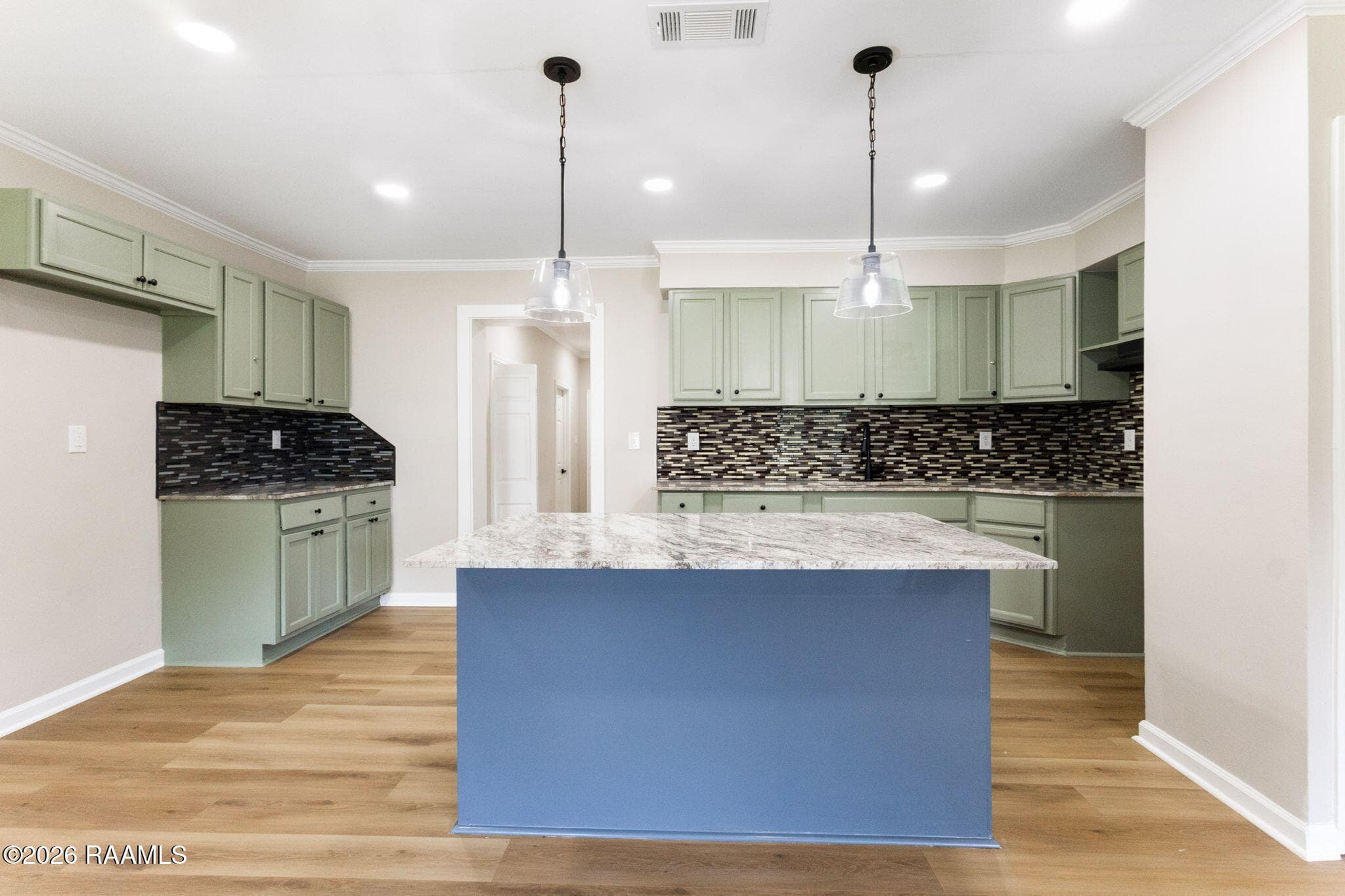 4-web-or-mls-2343 Ledoux Cir-3