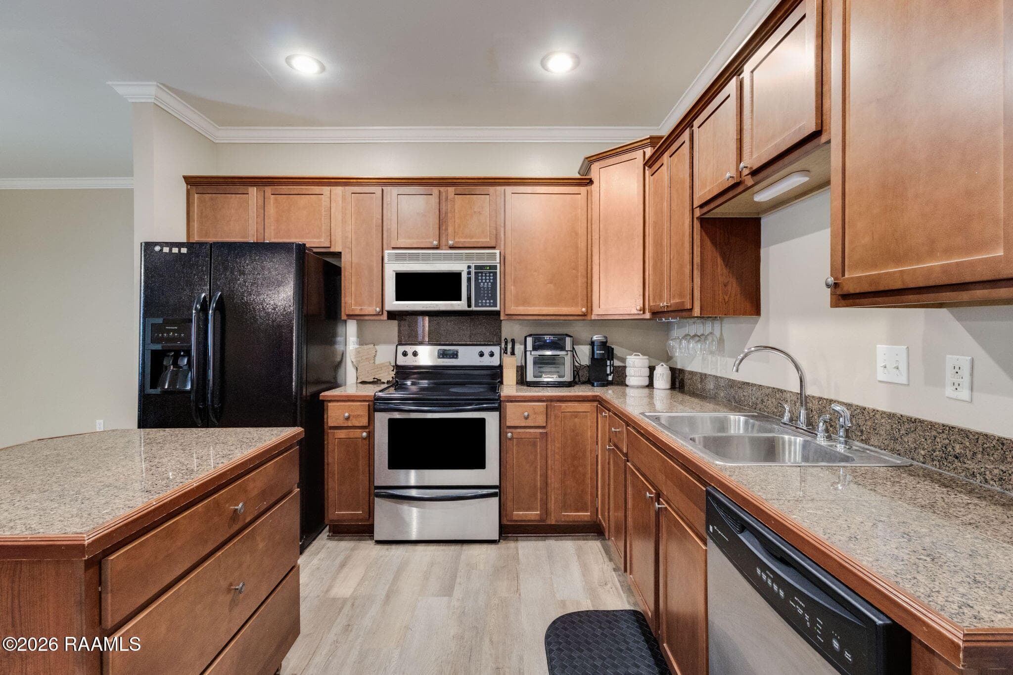 14-web-or-mls-2803 Louisiana Ave 76-7
