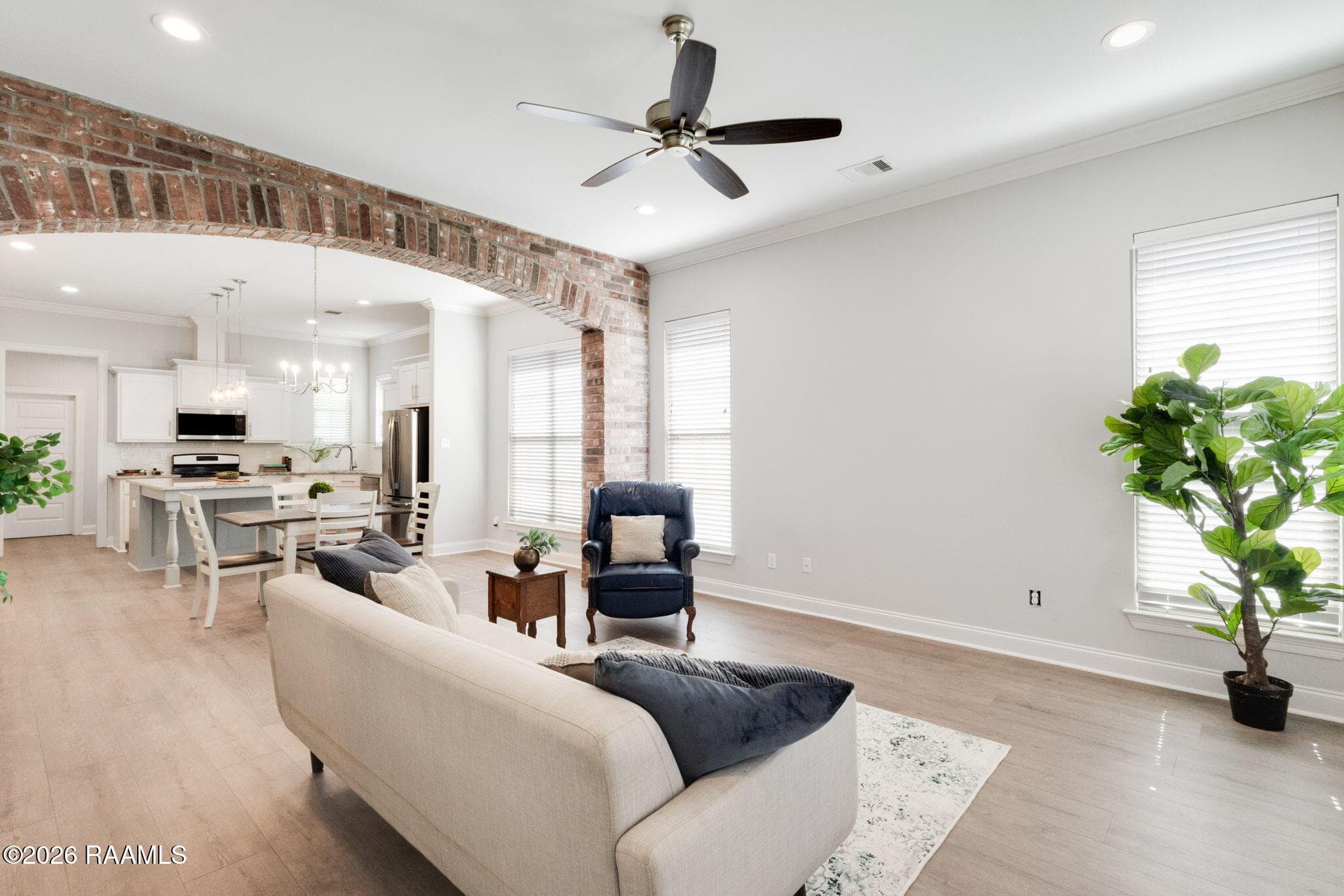 5-web-or-mls-146 Luxford Way-3