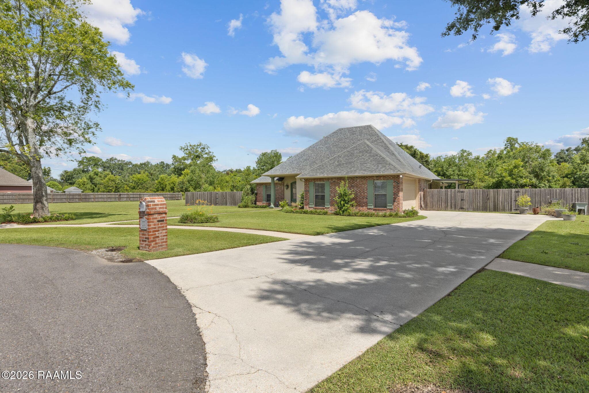 3-web-or-mls-1014 Ashford Cir-3