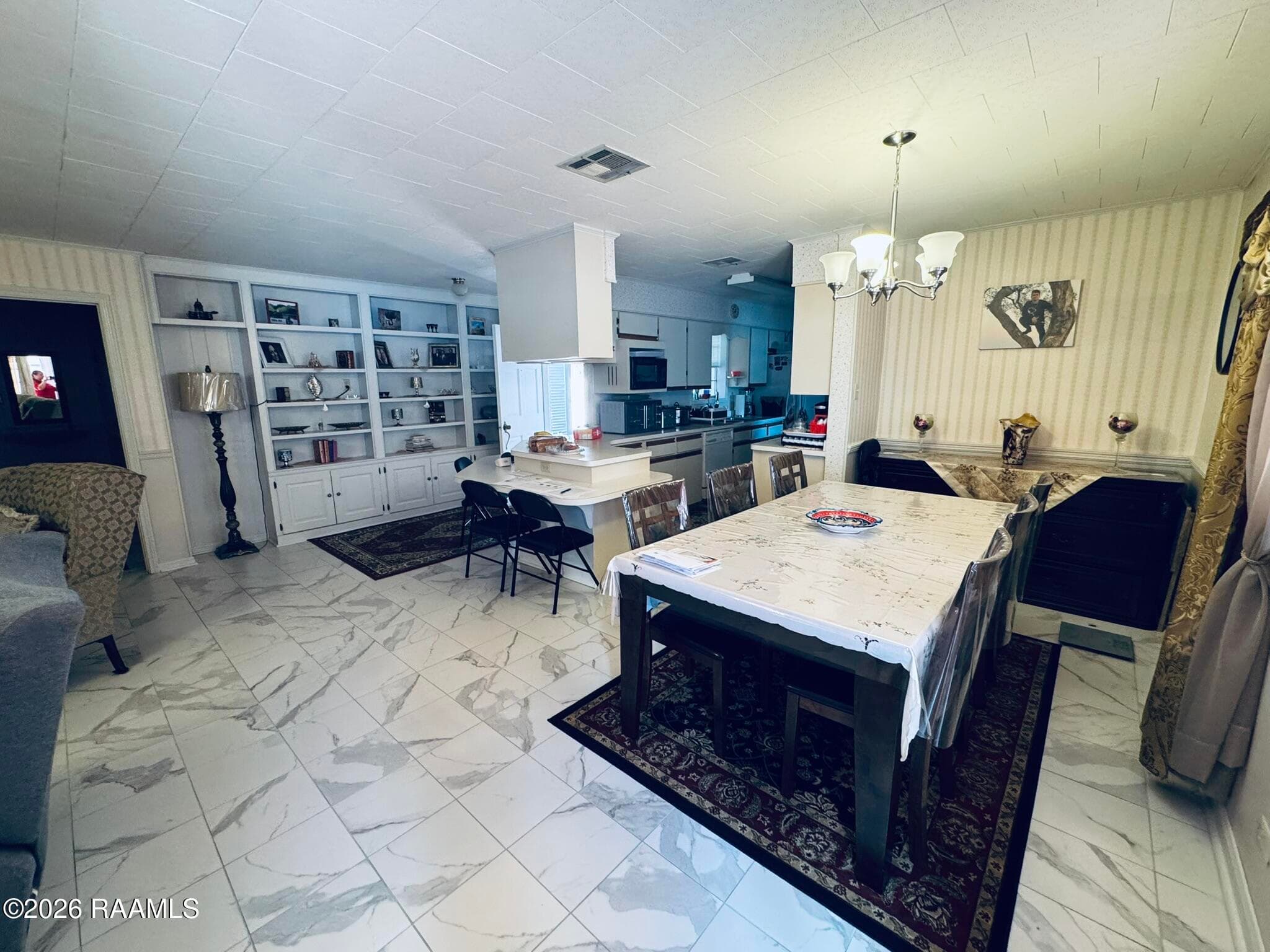Dining/Kitchen