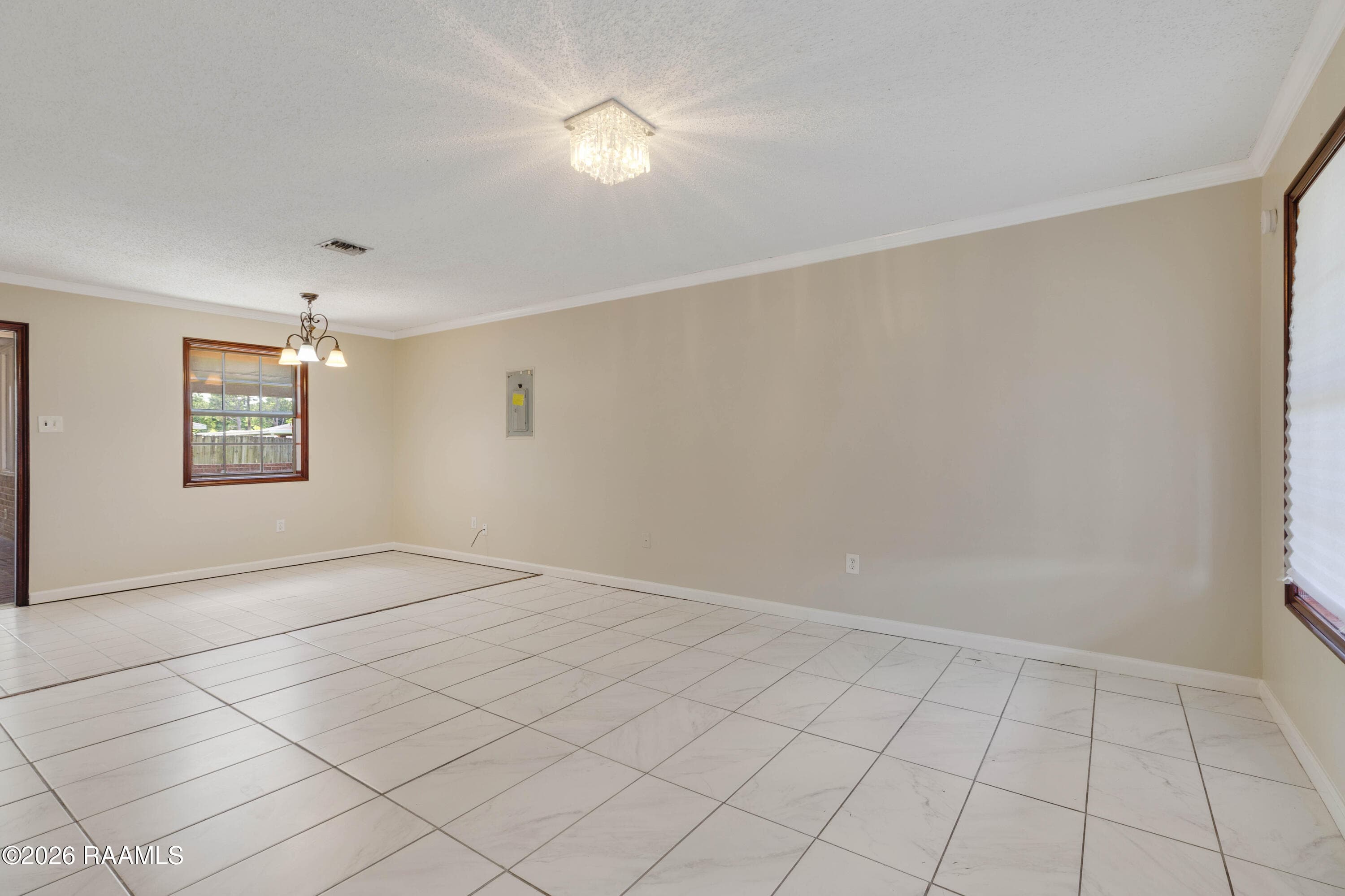 941 Begnaud Breaux Bridge-3