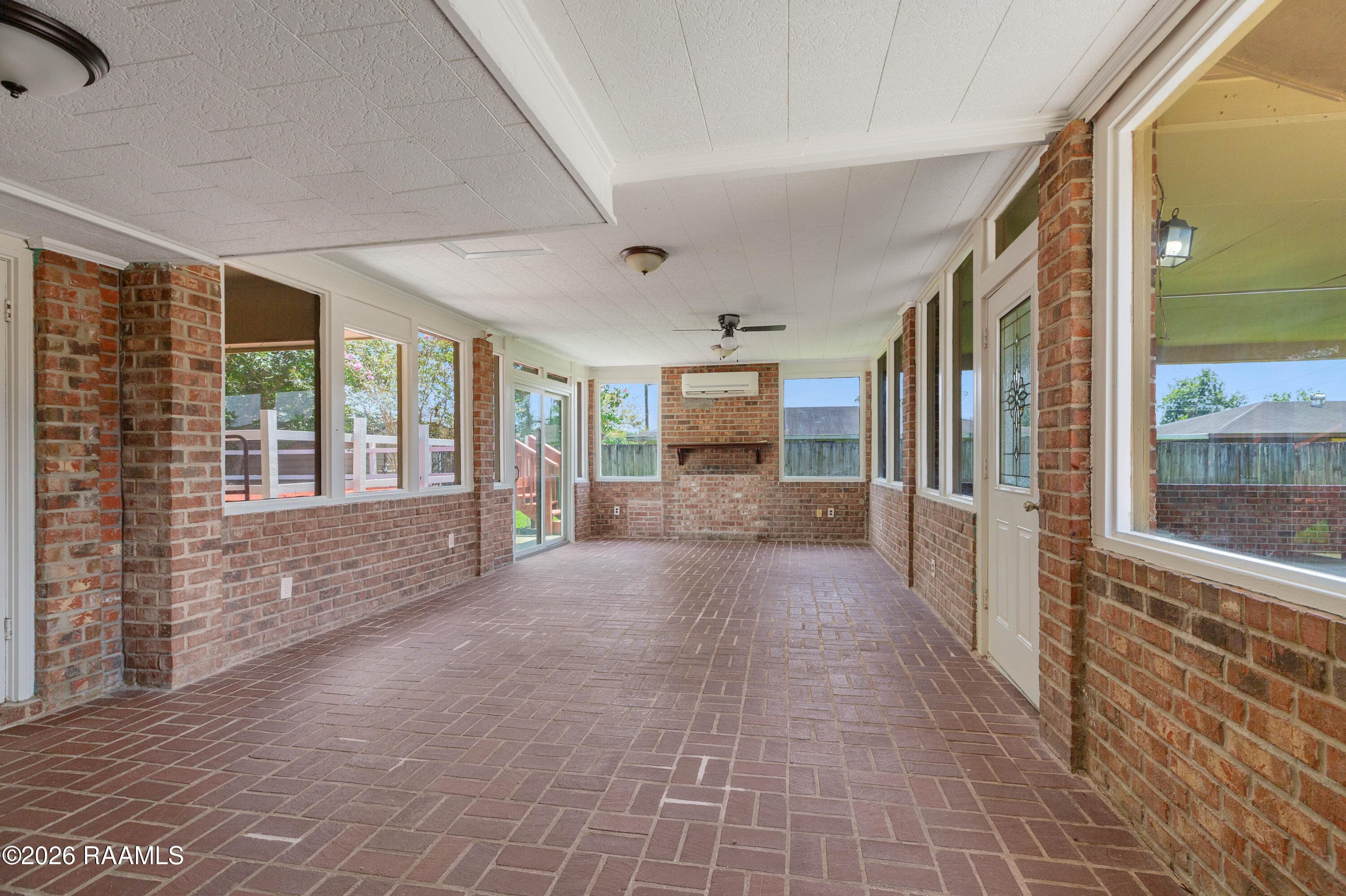 941 Begnaud Breaux Bridge-7
