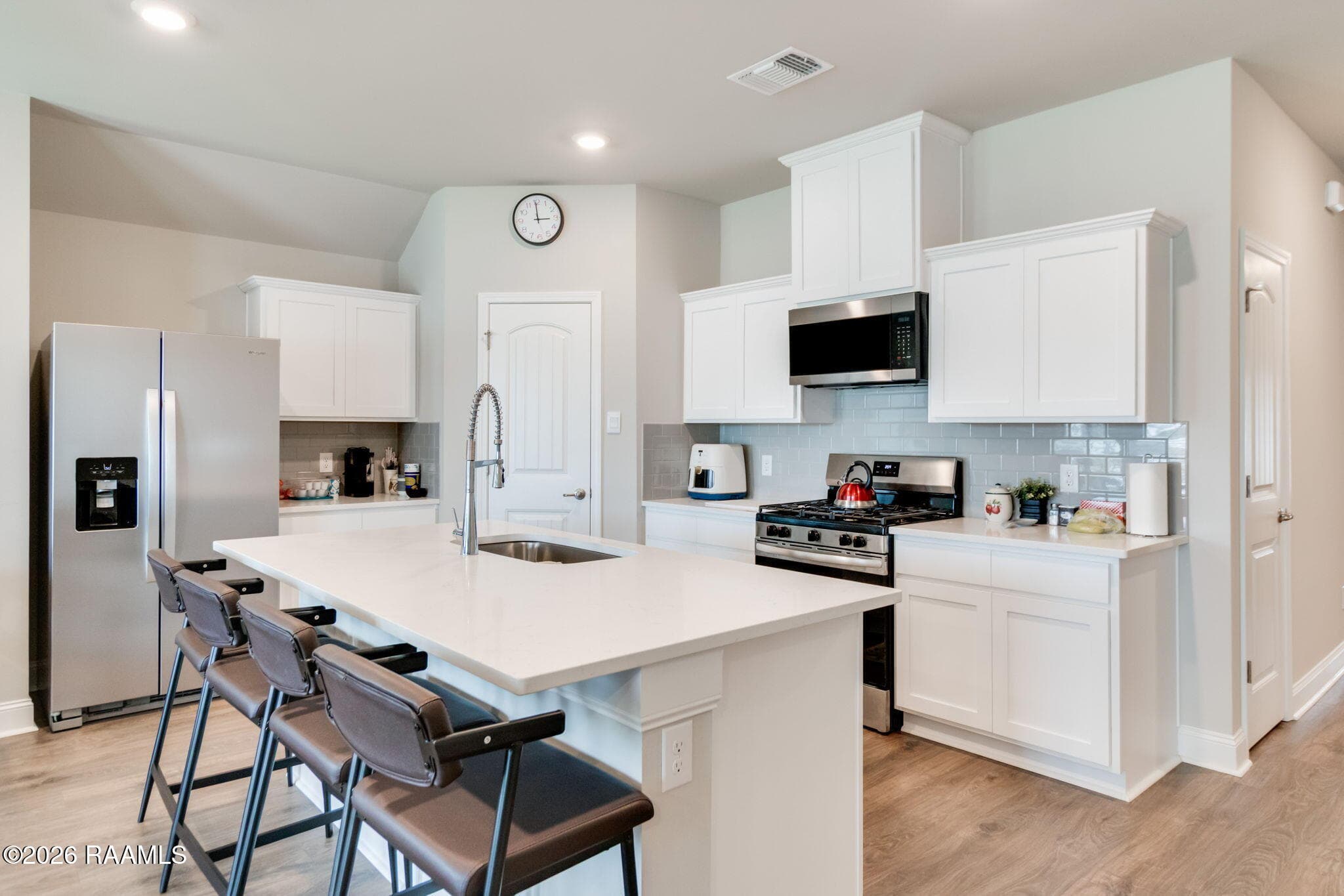 15-web-or-mls-120 Eden Rdg-9