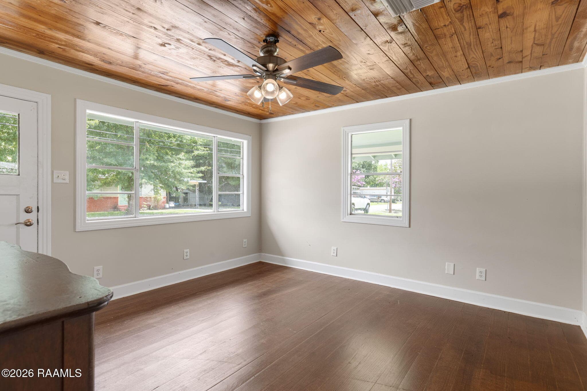 5-web-or-mls-815 Ave A-5