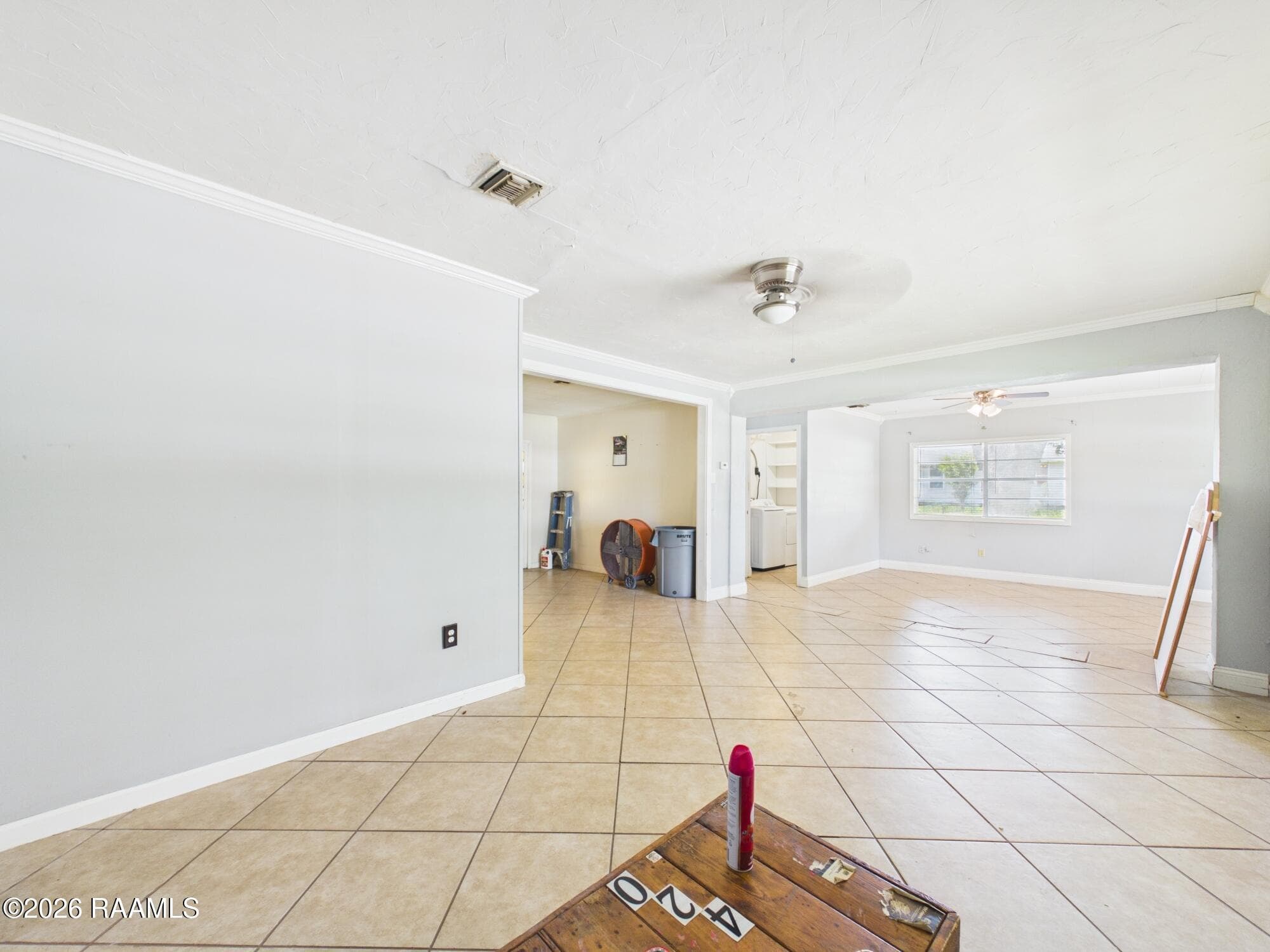 CAM06258G6-PR0140-STILL008