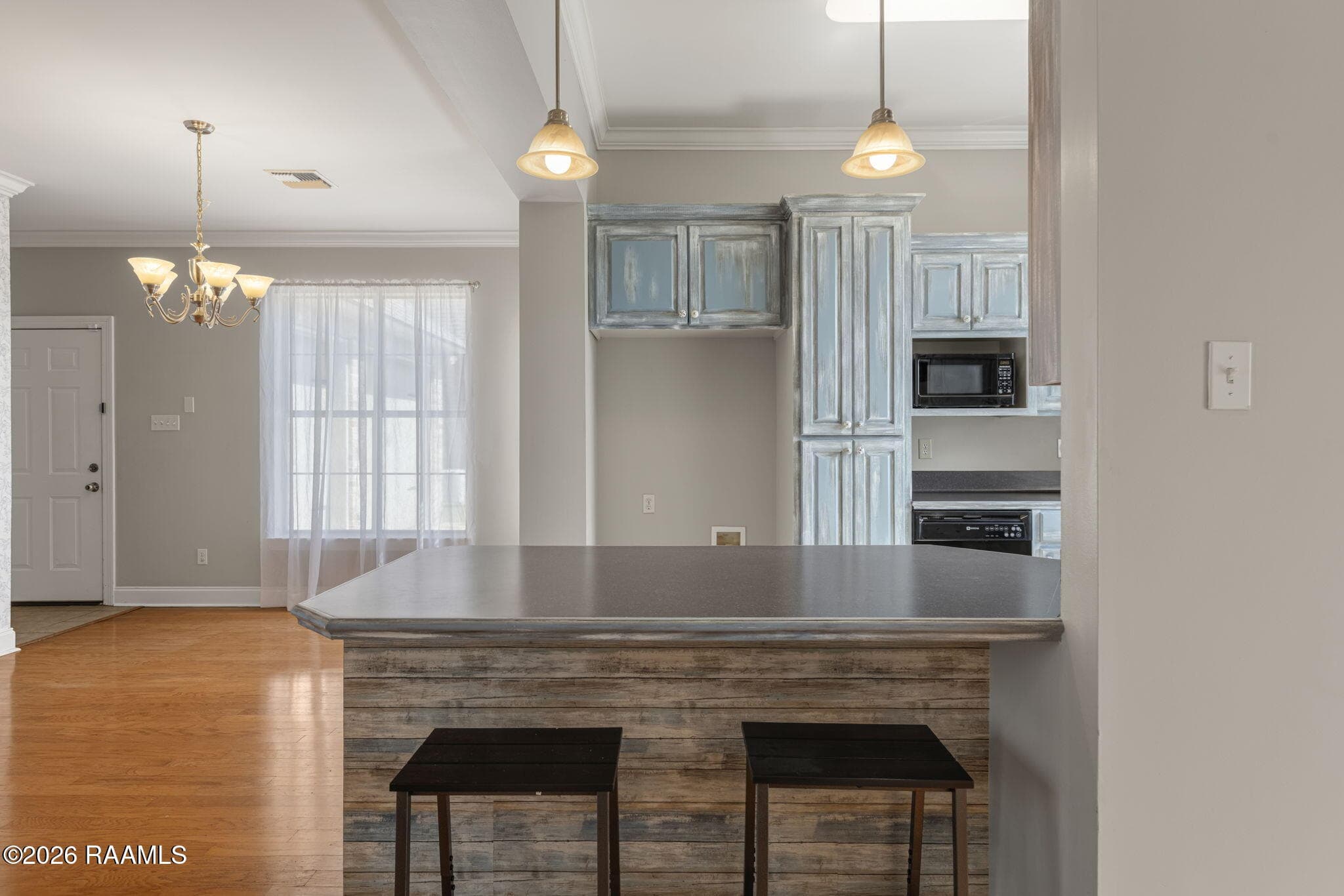 4-web-or-mls-400 Hillbrooke Dr-4
