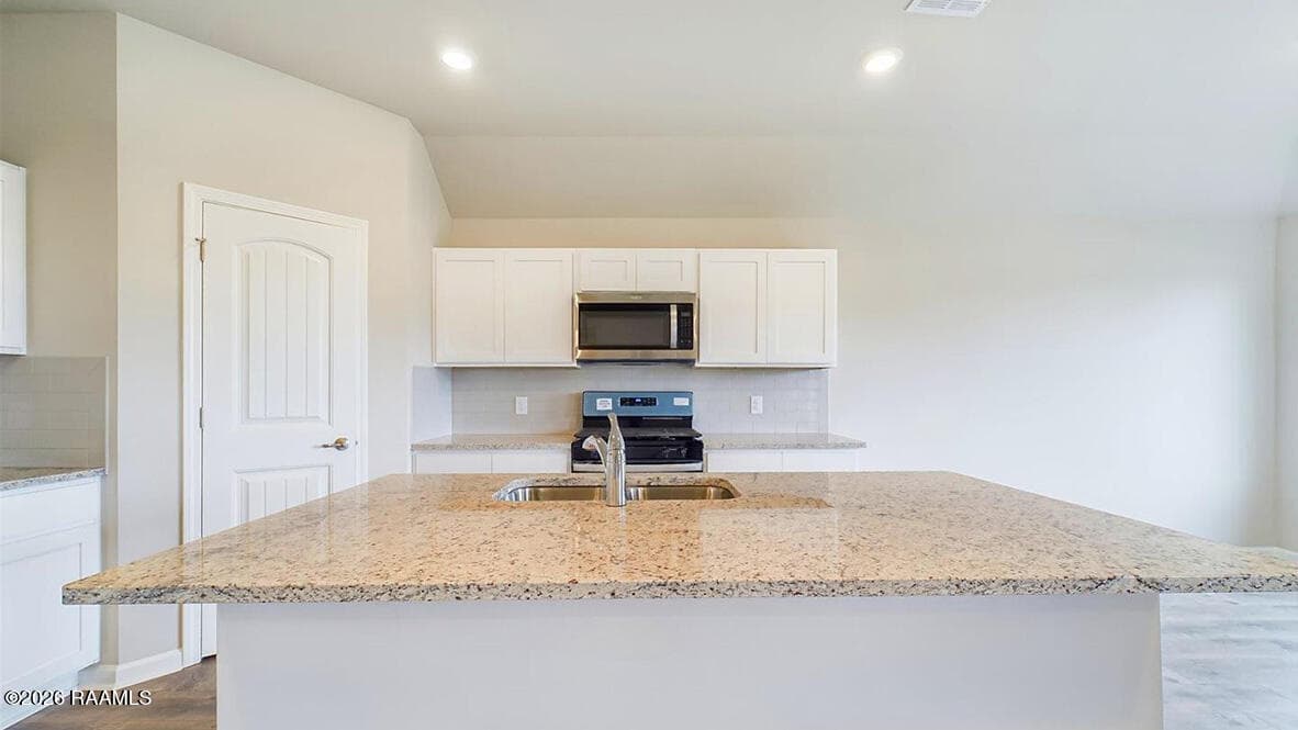 222 Crest Cove Drive, Maurice, LA