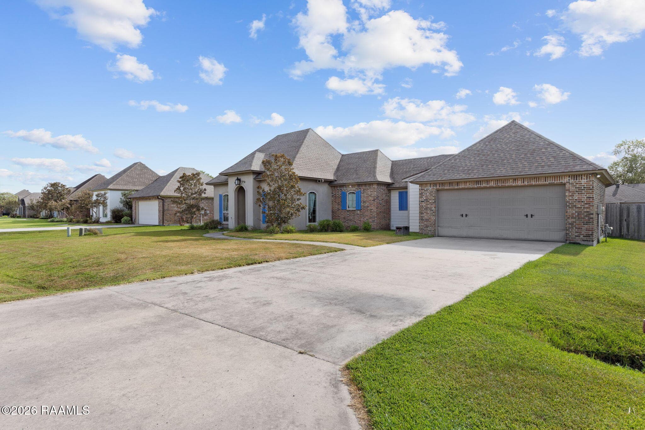 3-web-or-mls-207 Beringer Dr-3