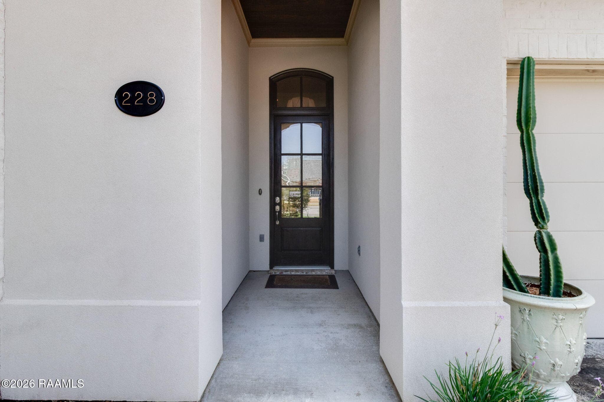 3-web-or-mls-228 Tennyson-3