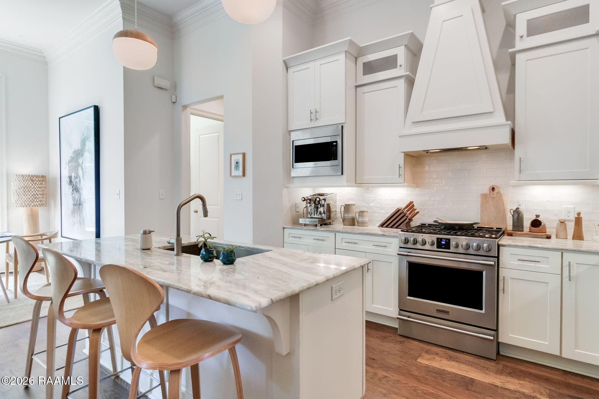 9-web-or-mls-228 Tennyson-10