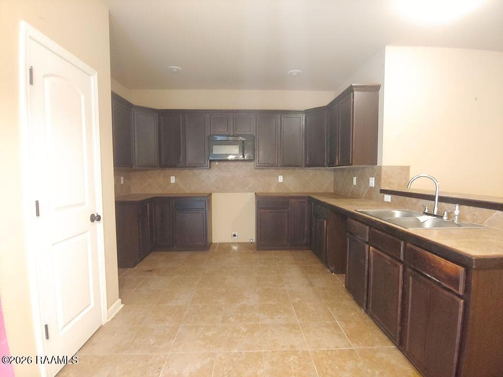 5 Kitchen