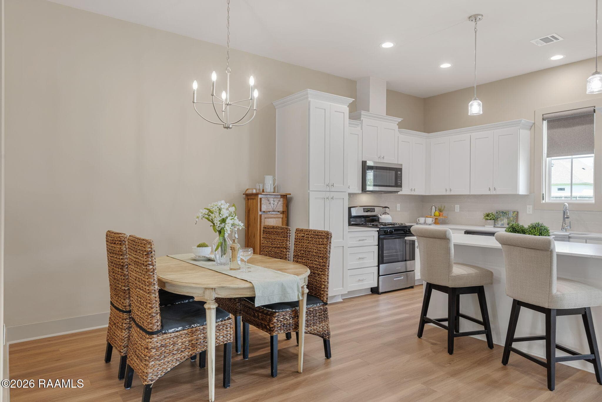 7-web-or-mls-206 Silver Star Ct-7