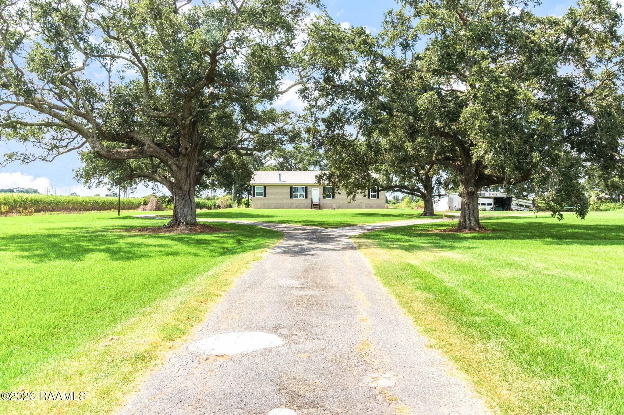 1-web-or-mls-2939 W Aladin-25