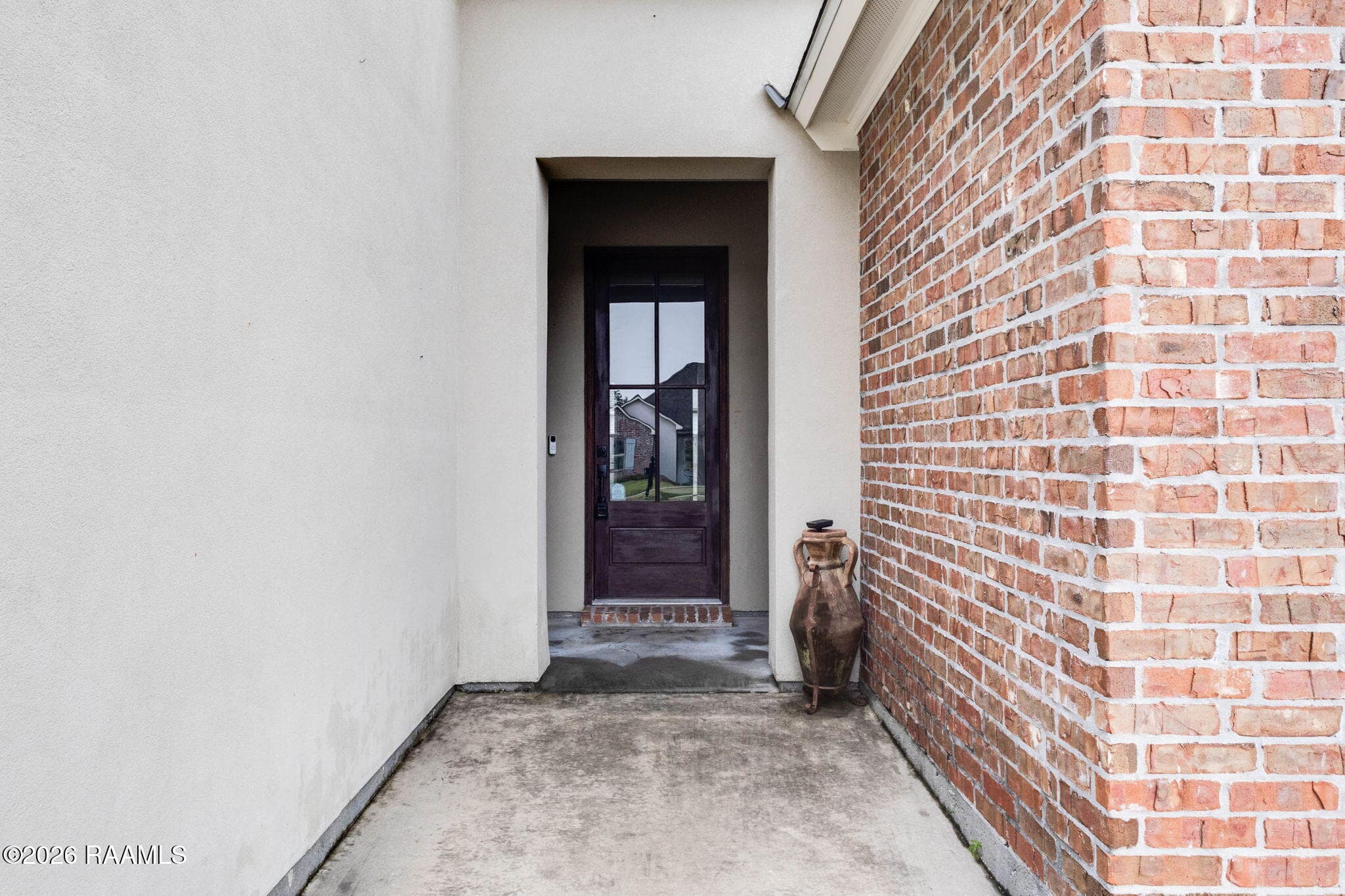 cute front alcove