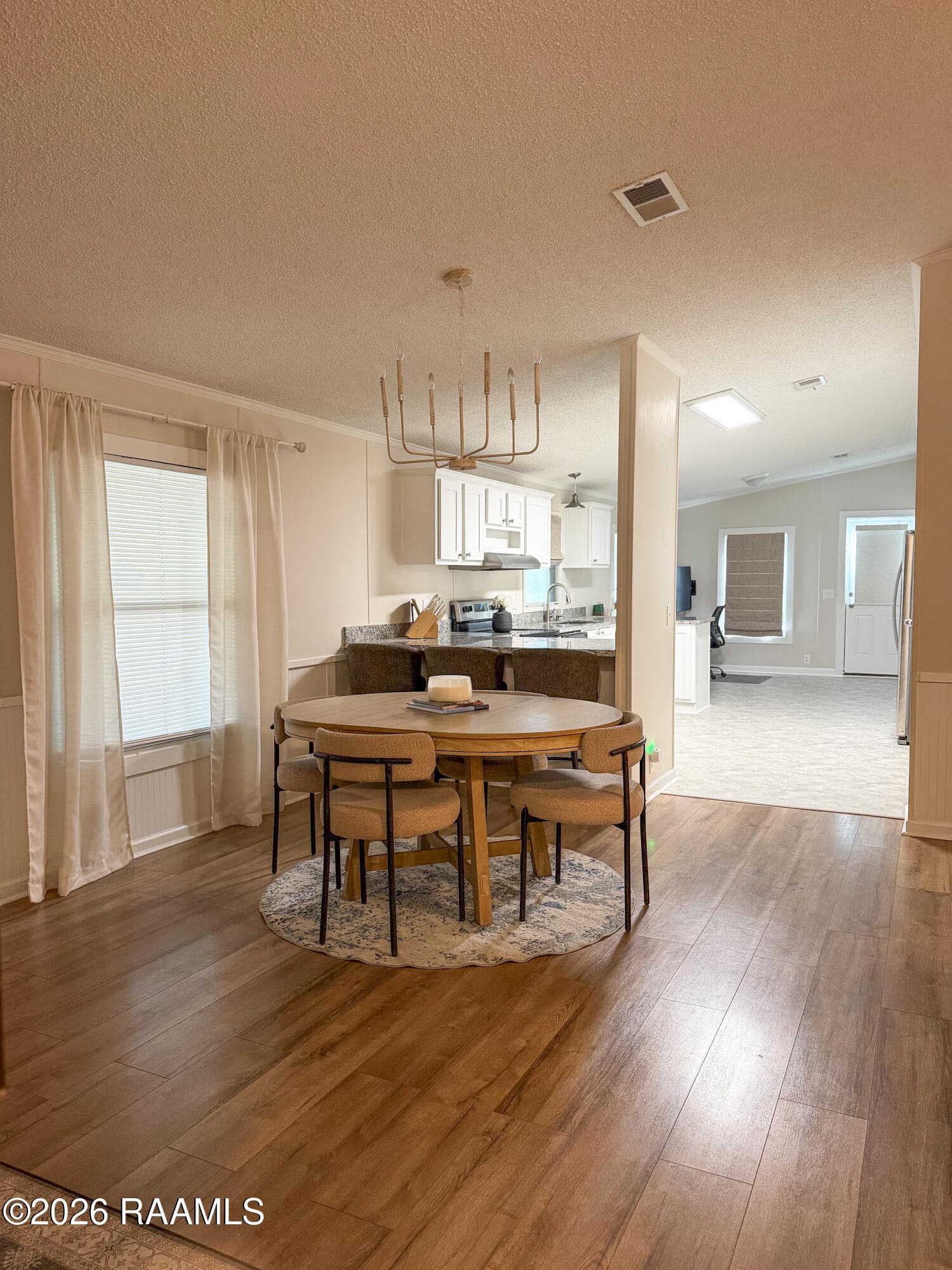 dining/kitchen