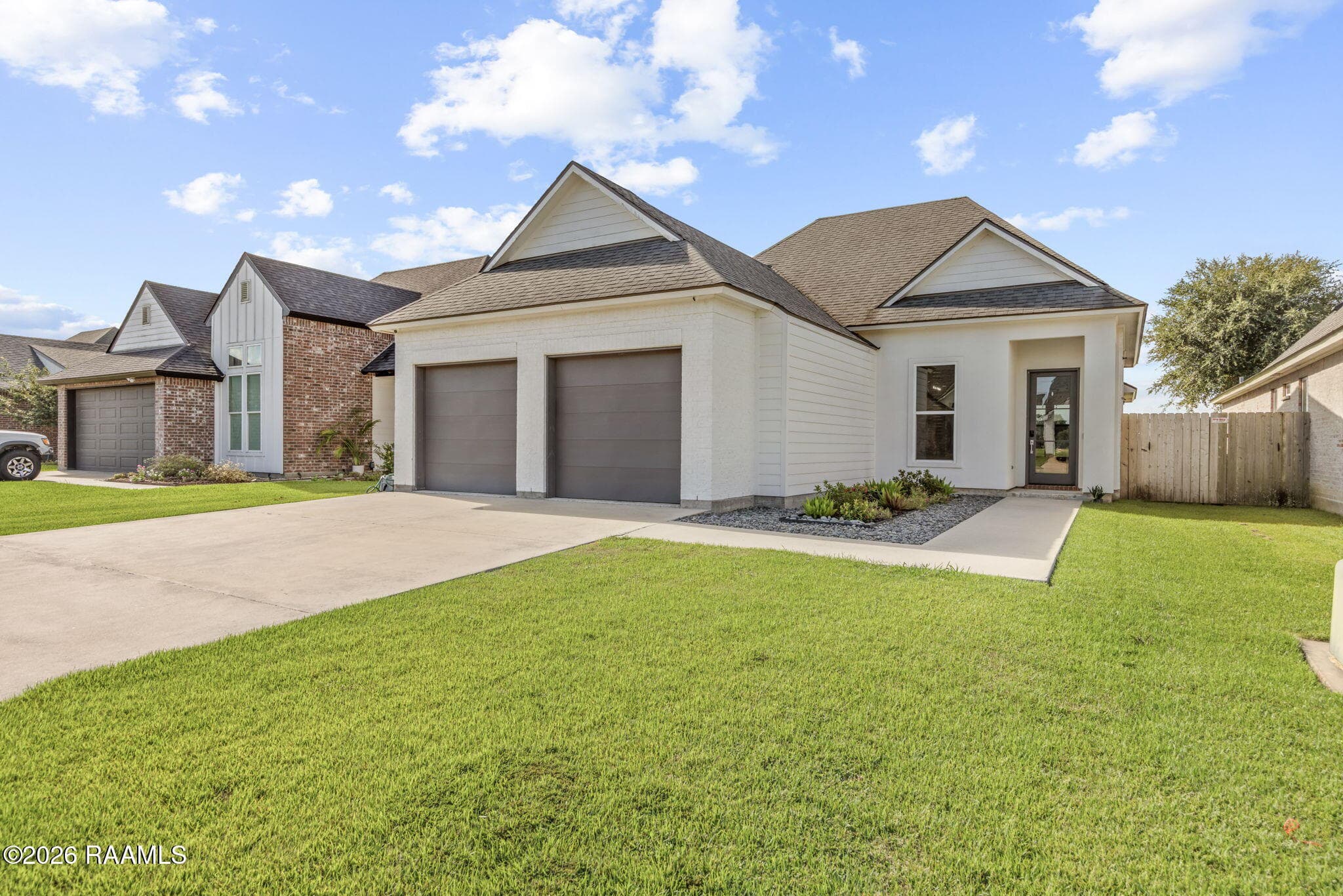 230 Whispering Meadows Road, Broussard, LA, 70518