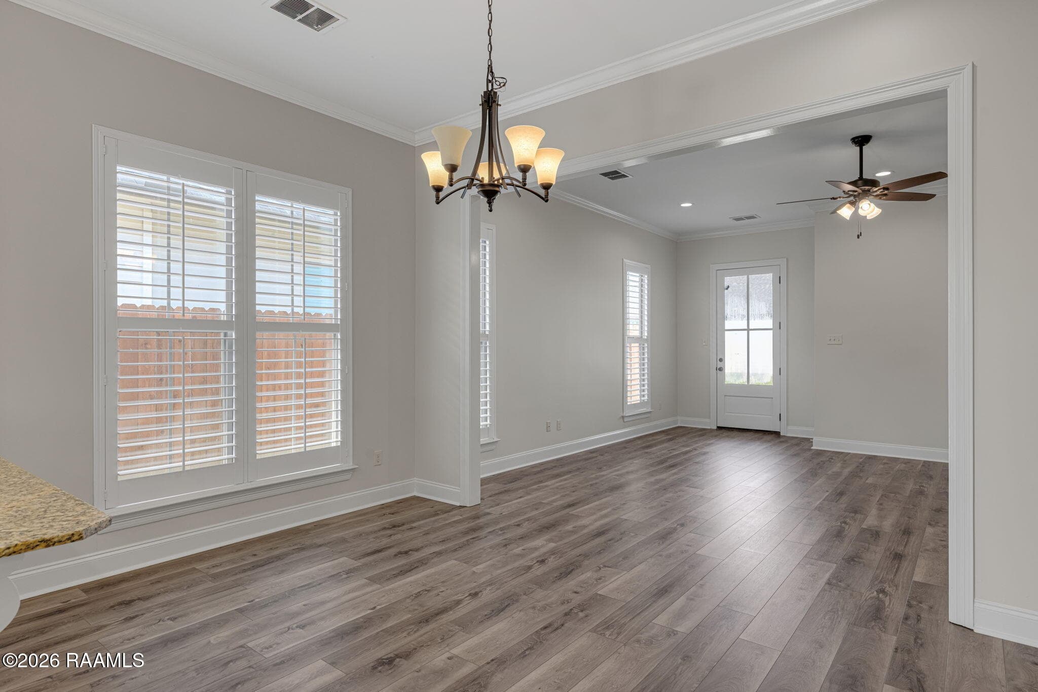 7-web-or-mls-208 Parker Ln-7