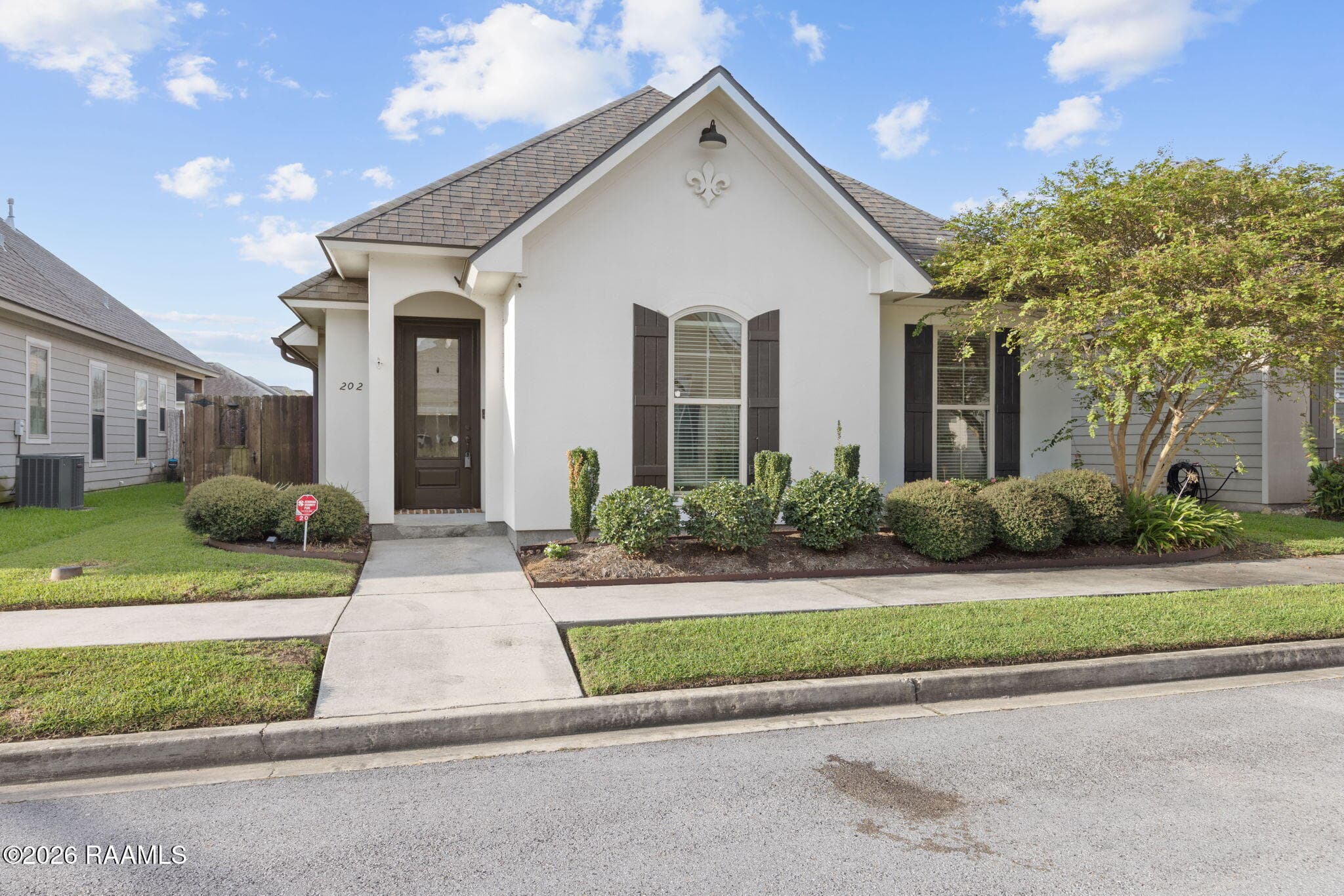 2-web-or-mls-202 Green Cay Dr-2