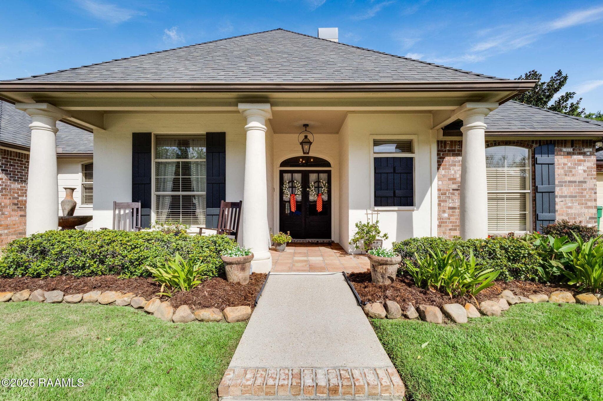 1-web-or-mls-402 Southlake Cir-26