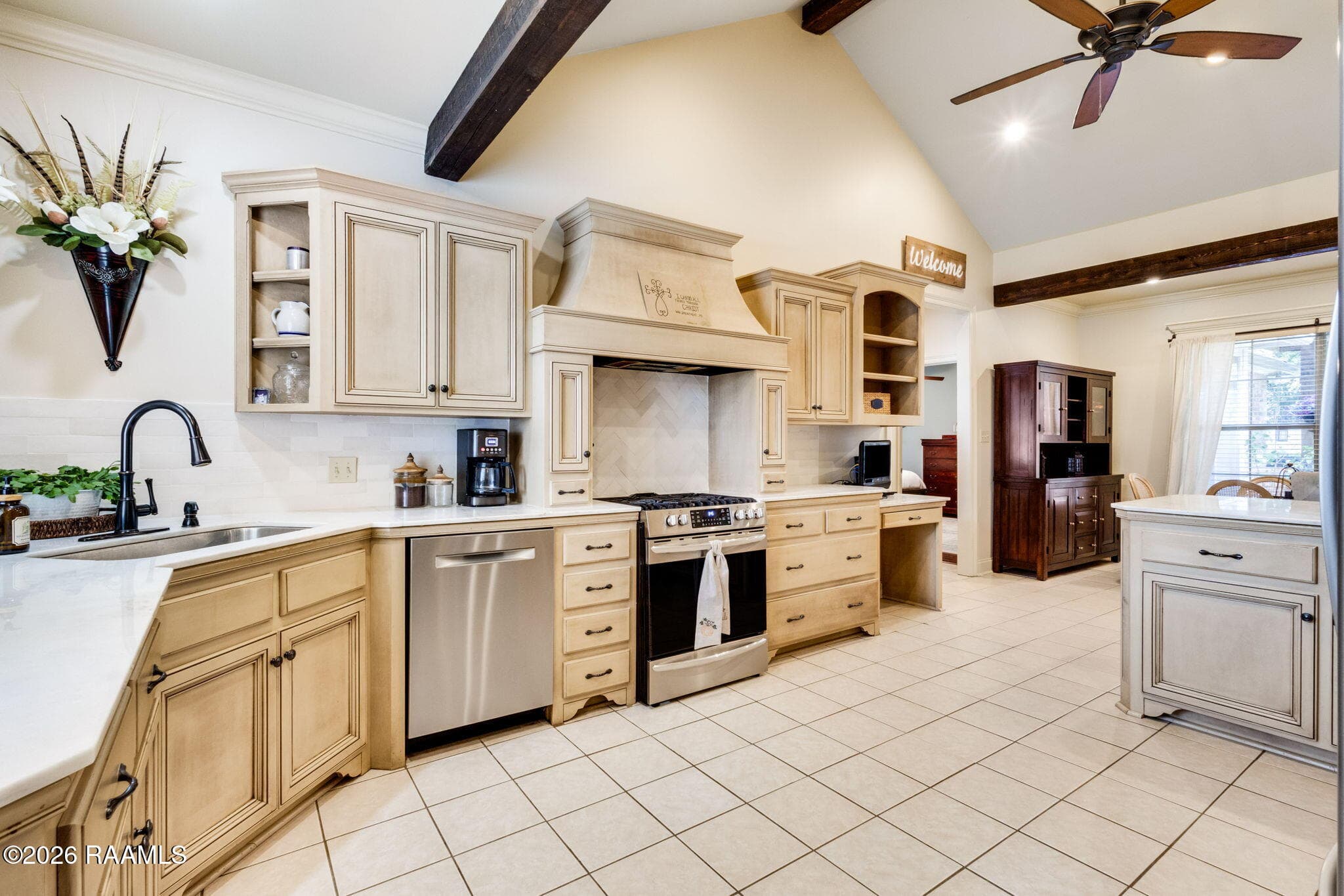 8-web-or-mls-402 Southlake Cir-3