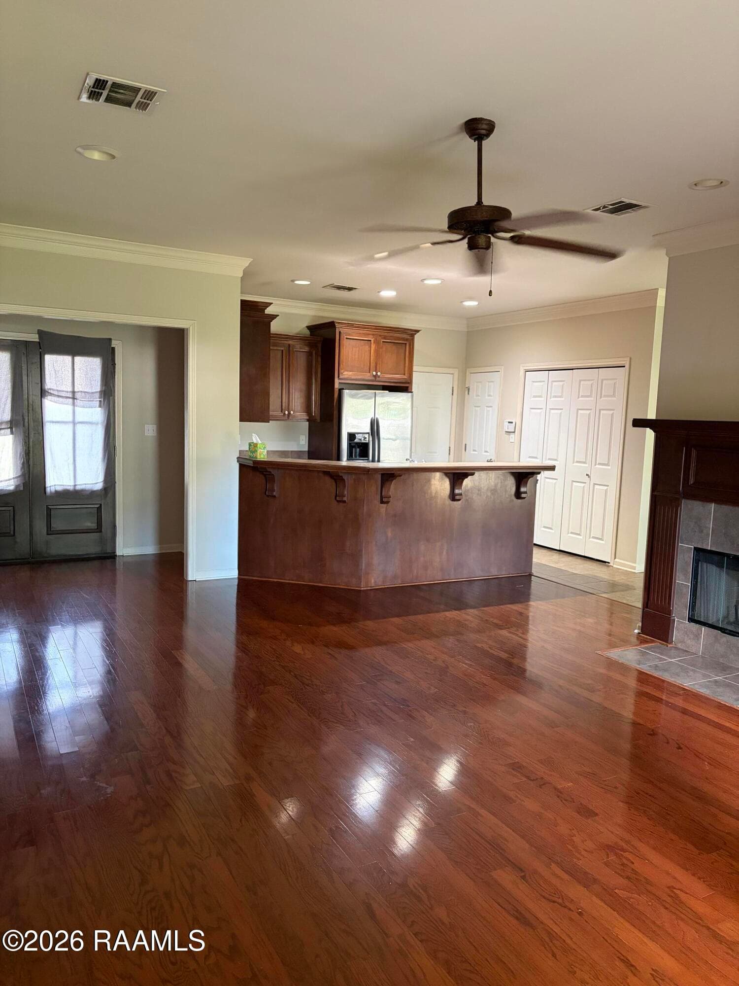 living toward kitchen